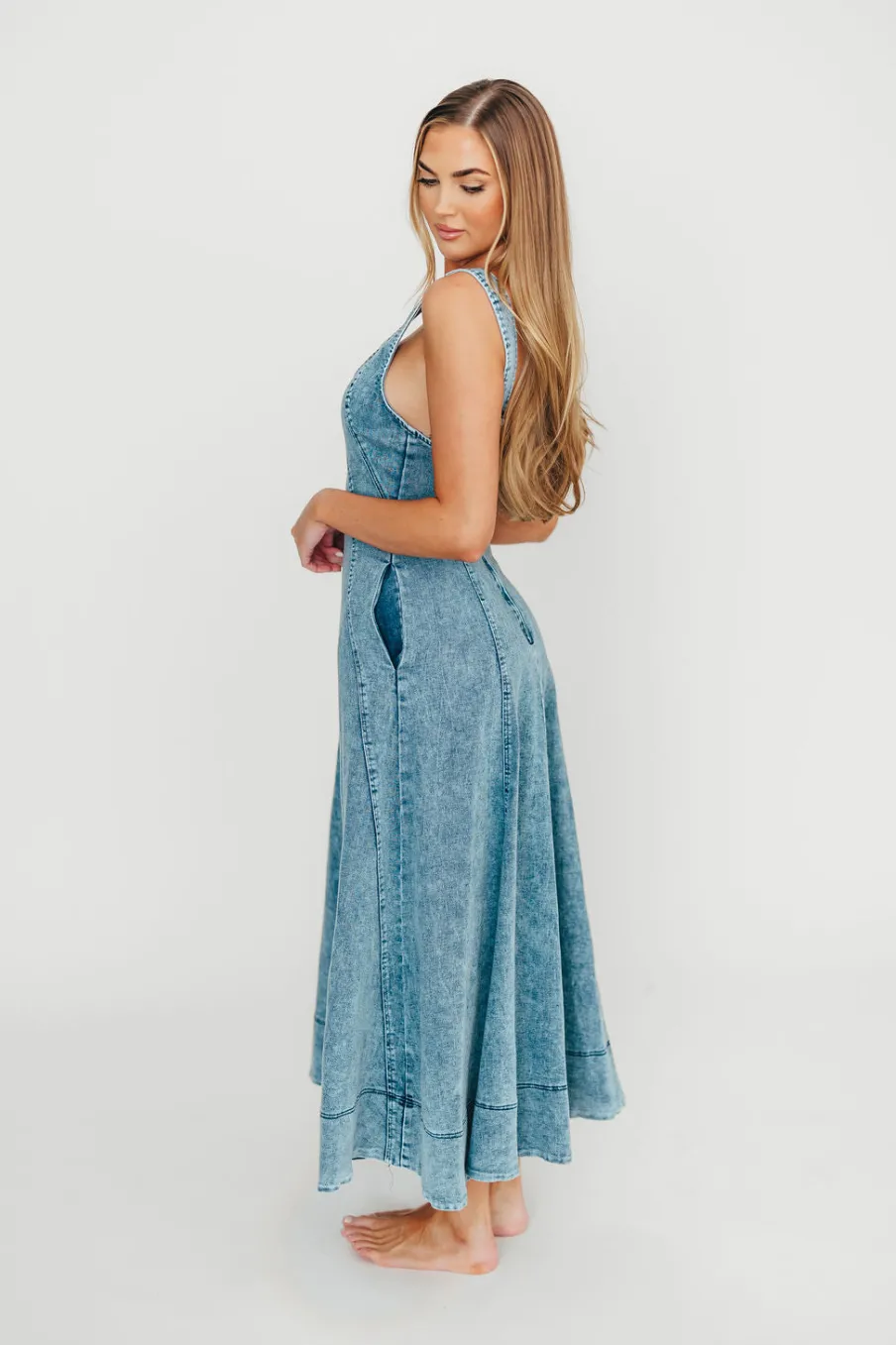 Fashion Worth Collective Abigail Sleeveless Denim Midi Dress in Denim Blue