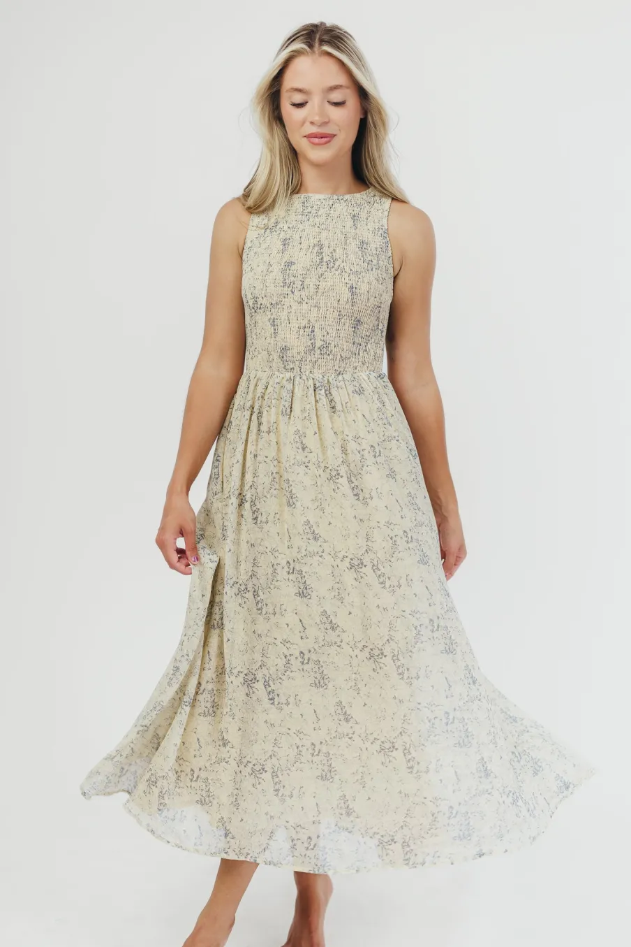 Best Worth Collective Alaina Floral Print Smocked Midi Dress in Blue Multi