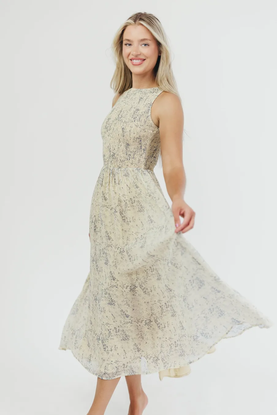 Best Worth Collective Alaina Floral Print Smocked Midi Dress in Blue Multi