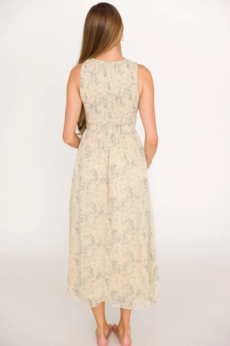 Best Worth Collective Alaina Floral Print Smocked Midi Dress in Blue Multi
