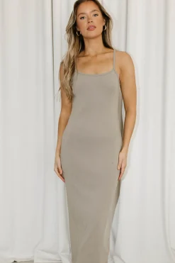 Discount Worth Collective Alexa Ribbed Maxi Dress in Burnt Taupe