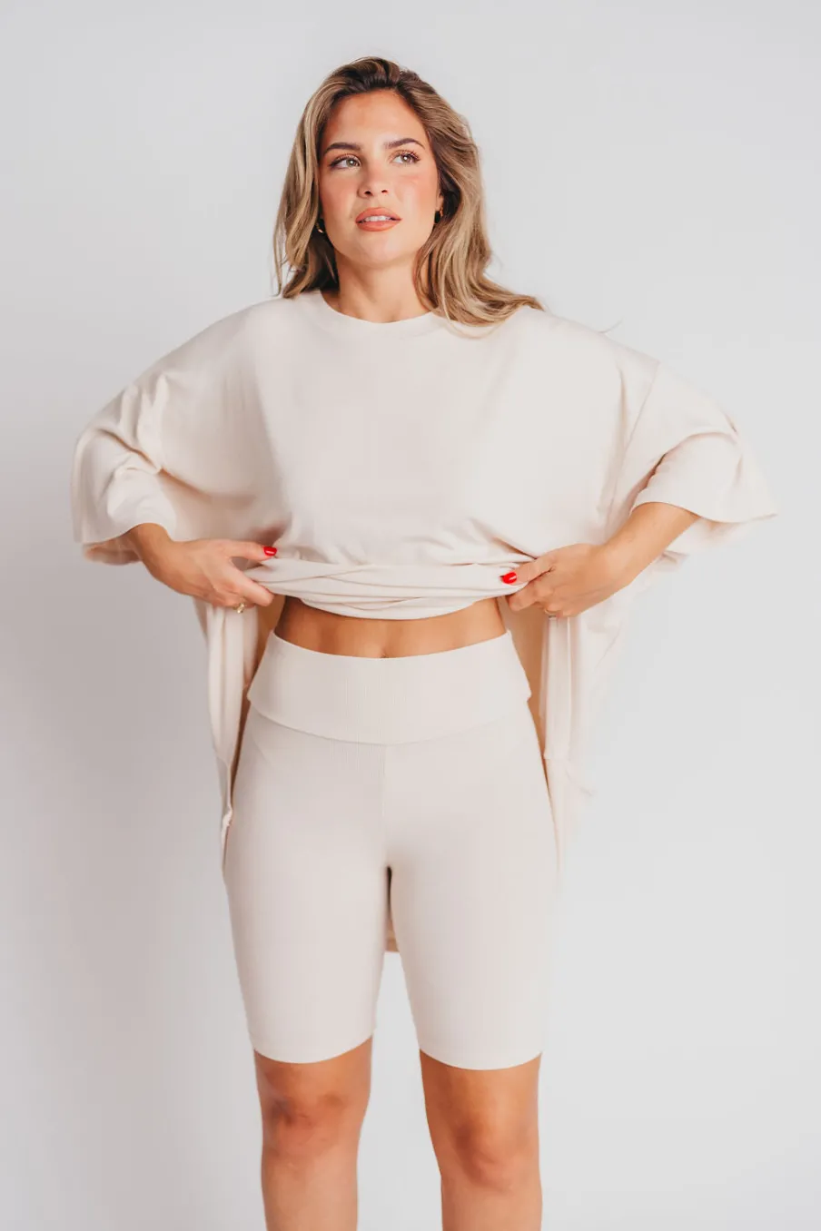 Online Worth Collective All Weekend Long Set - Short Sleeves - in Oatmeal