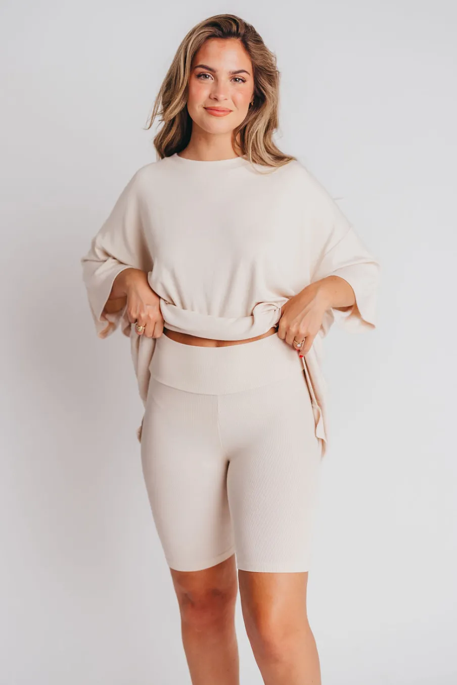 Online Worth Collective All Weekend Long Set - Short Sleeves - in Oatmeal