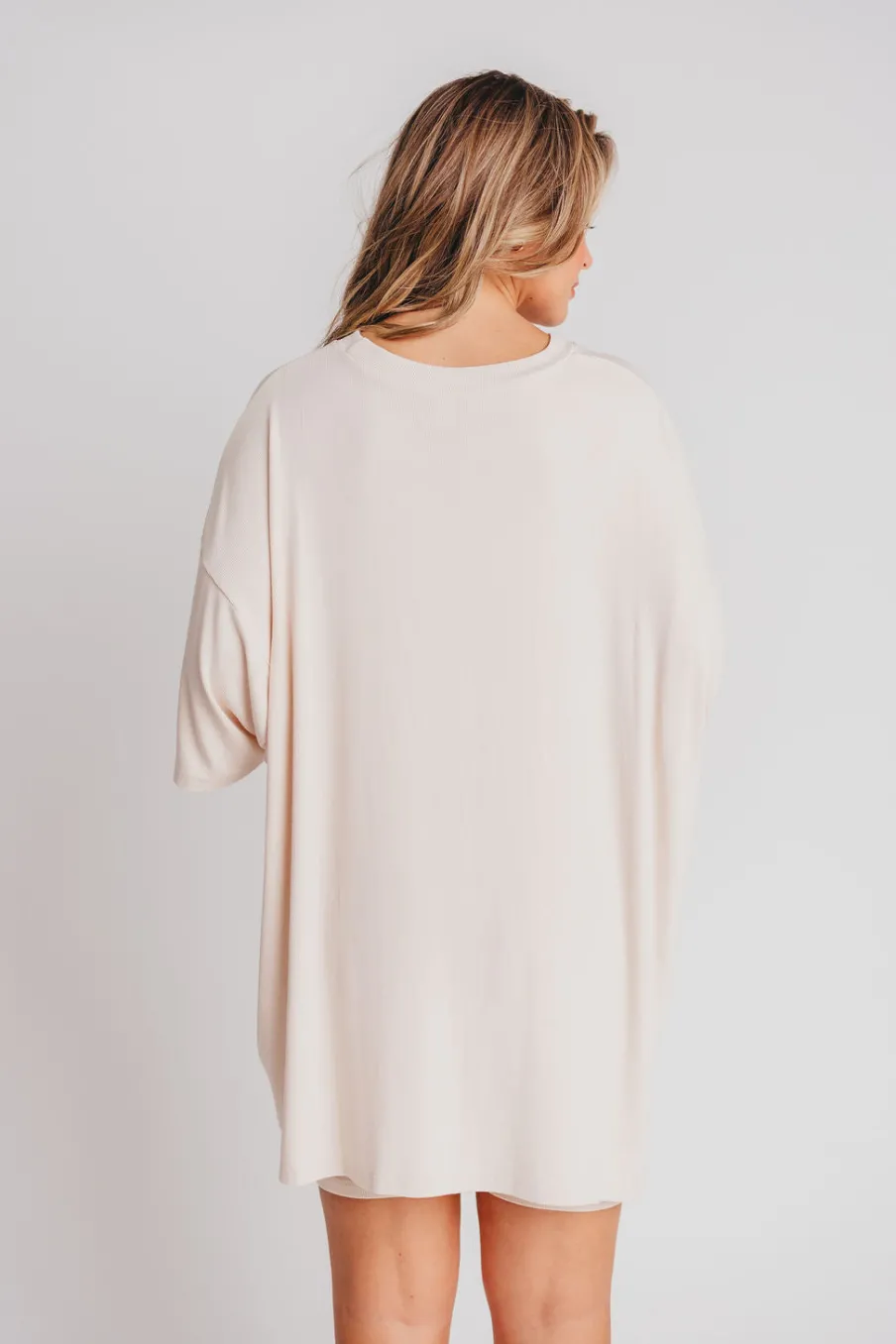 Online Worth Collective All Weekend Long Set - Short Sleeves - in Oatmeal