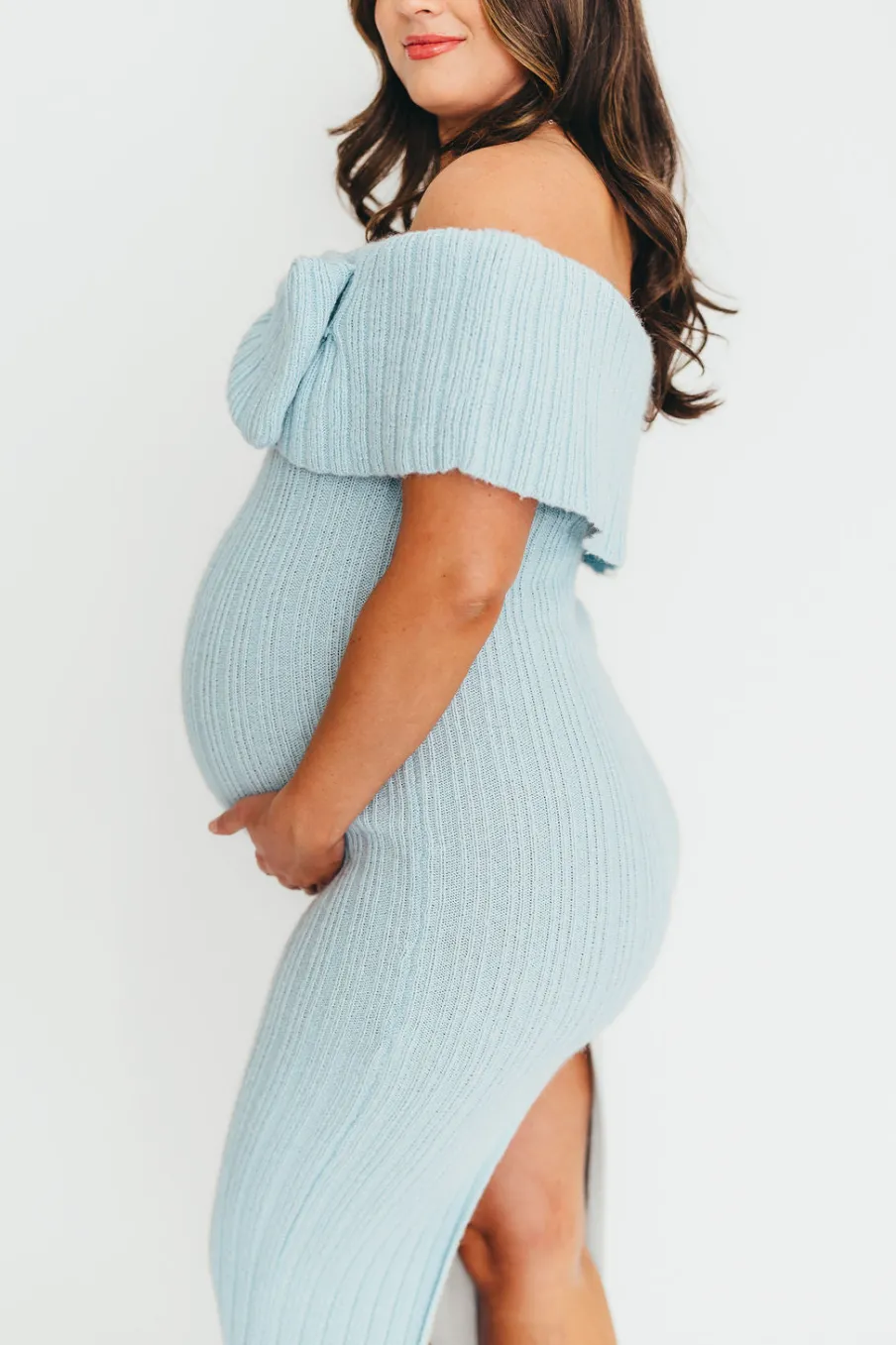 Discount Worth Collective Aston Bow Front Maxi Sweater Dress in Ice Metal – Bump Friendly & Incl