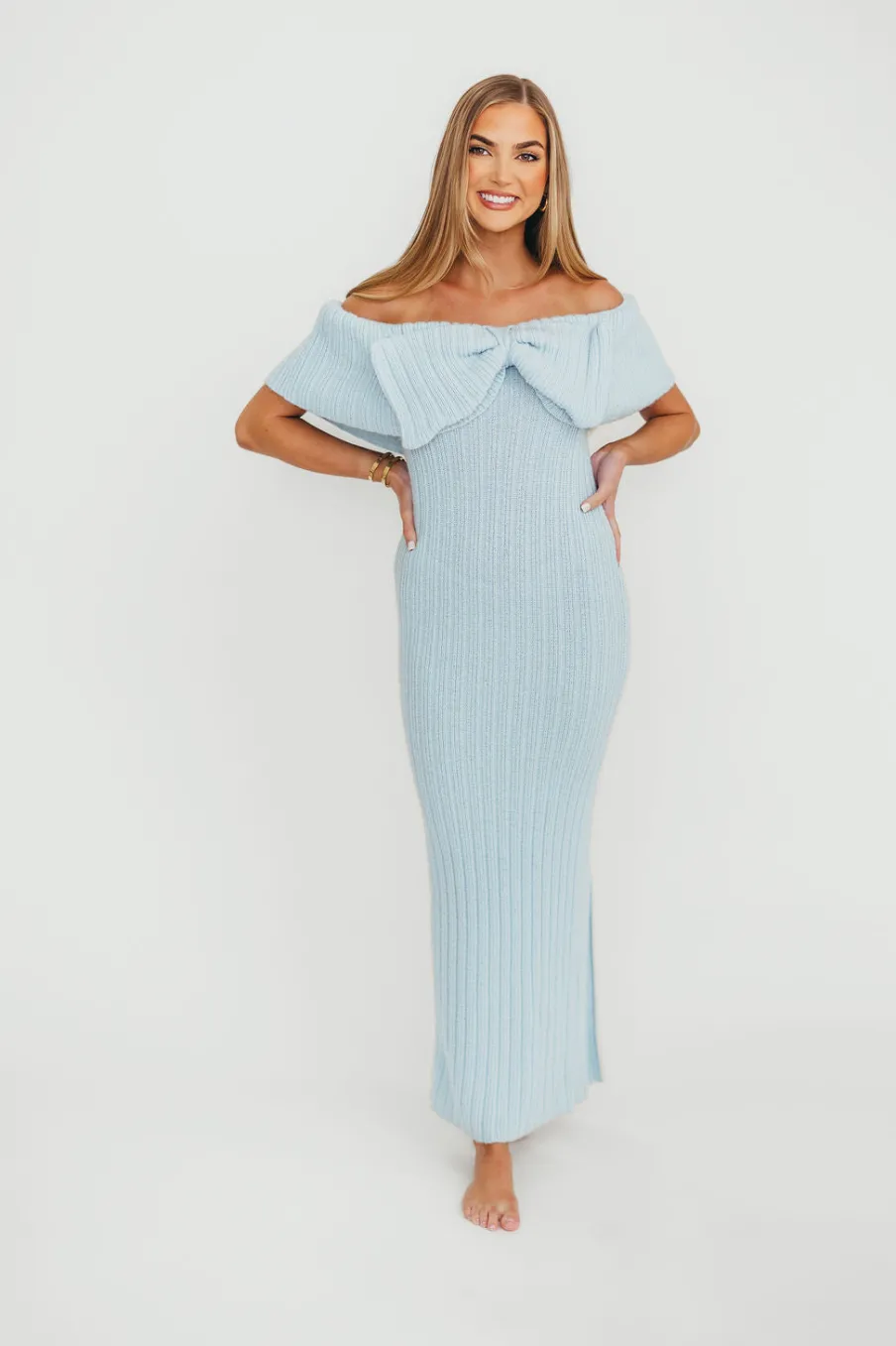 Discount Worth Collective Aston Bow Front Maxi Sweater Dress in Ice Metal – Bump Friendly & Incl