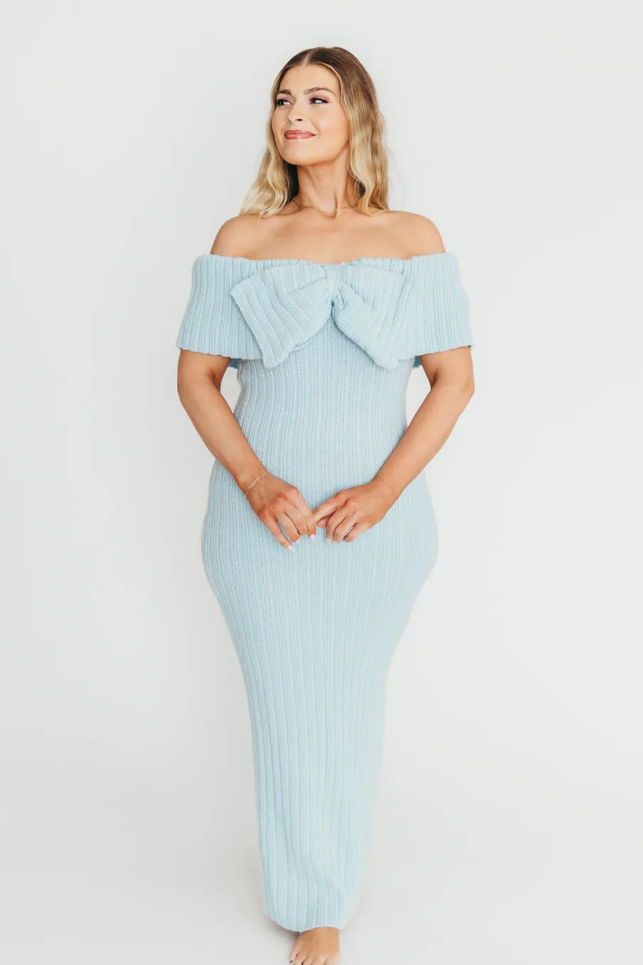 Discount Worth Collective Aston Bow Front Maxi Sweater Dress in Ice Metal – Bump Friendly & Incl