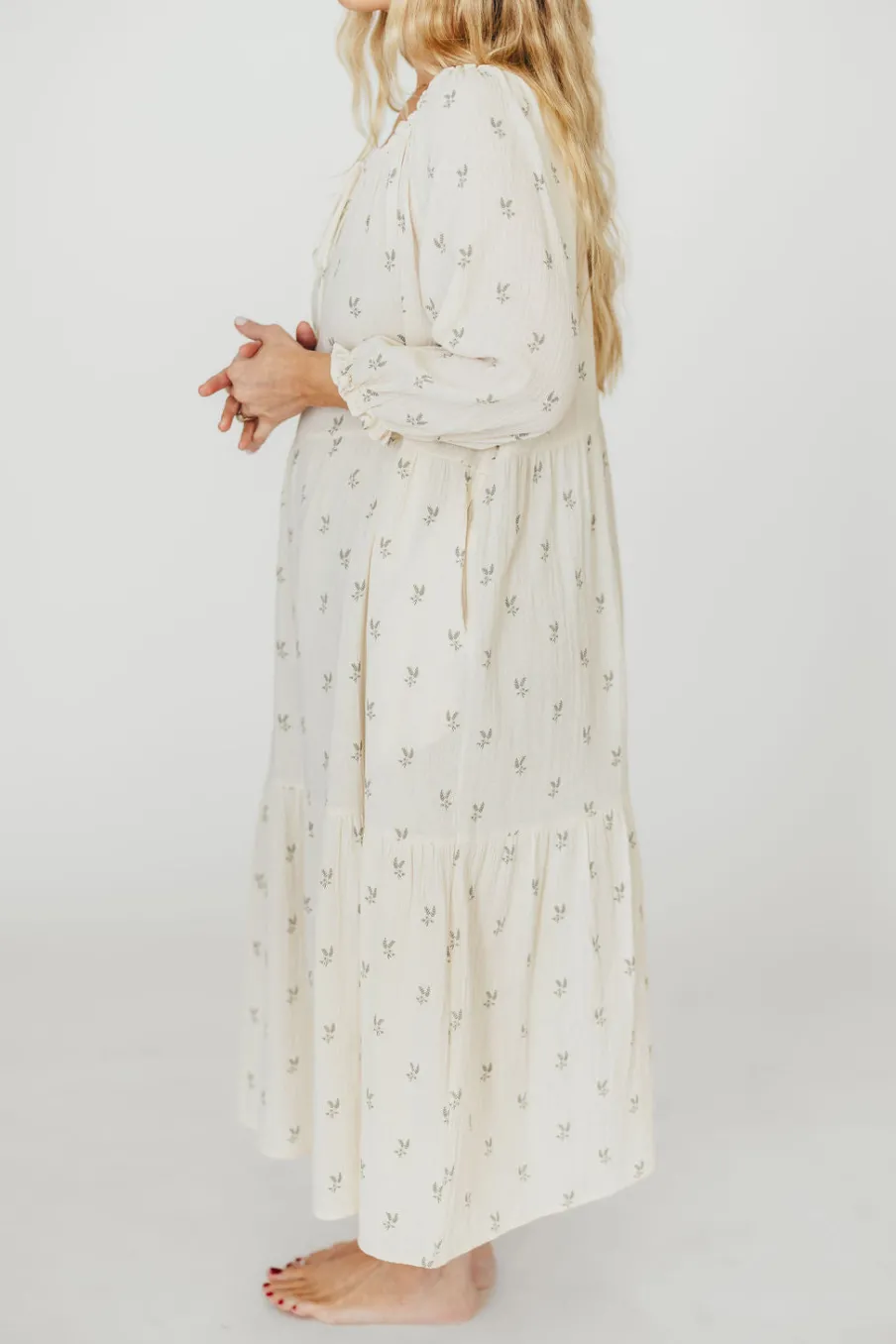 Clearance Worth Collective Avery Tiered Linen-Blend Midi Dress in Soy/Sage Foliage - Bump Friendl
