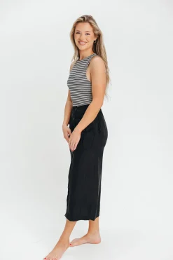 Discount Worth Collective Better Days Button-Down Midi Cargo Skirt in Black