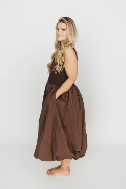 Discount Worth Collective Betty Midi Dress in Brown