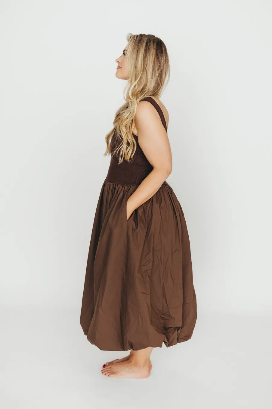 Discount Worth Collective Betty Midi Dress in Brown