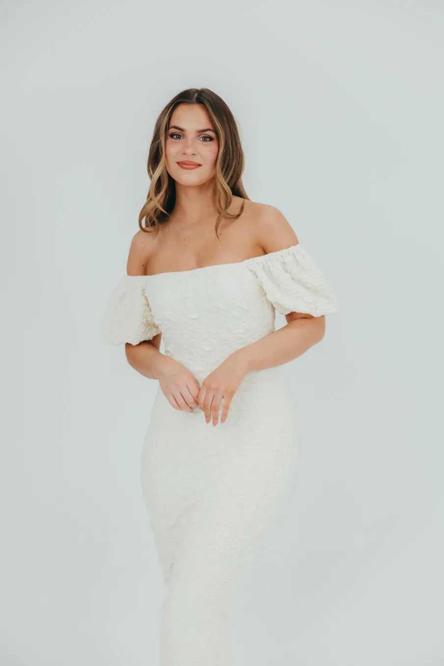New Worth Collective Blakeley Textured Midi Dress in Ivory- Bump Friendly & Inclusive Sizin