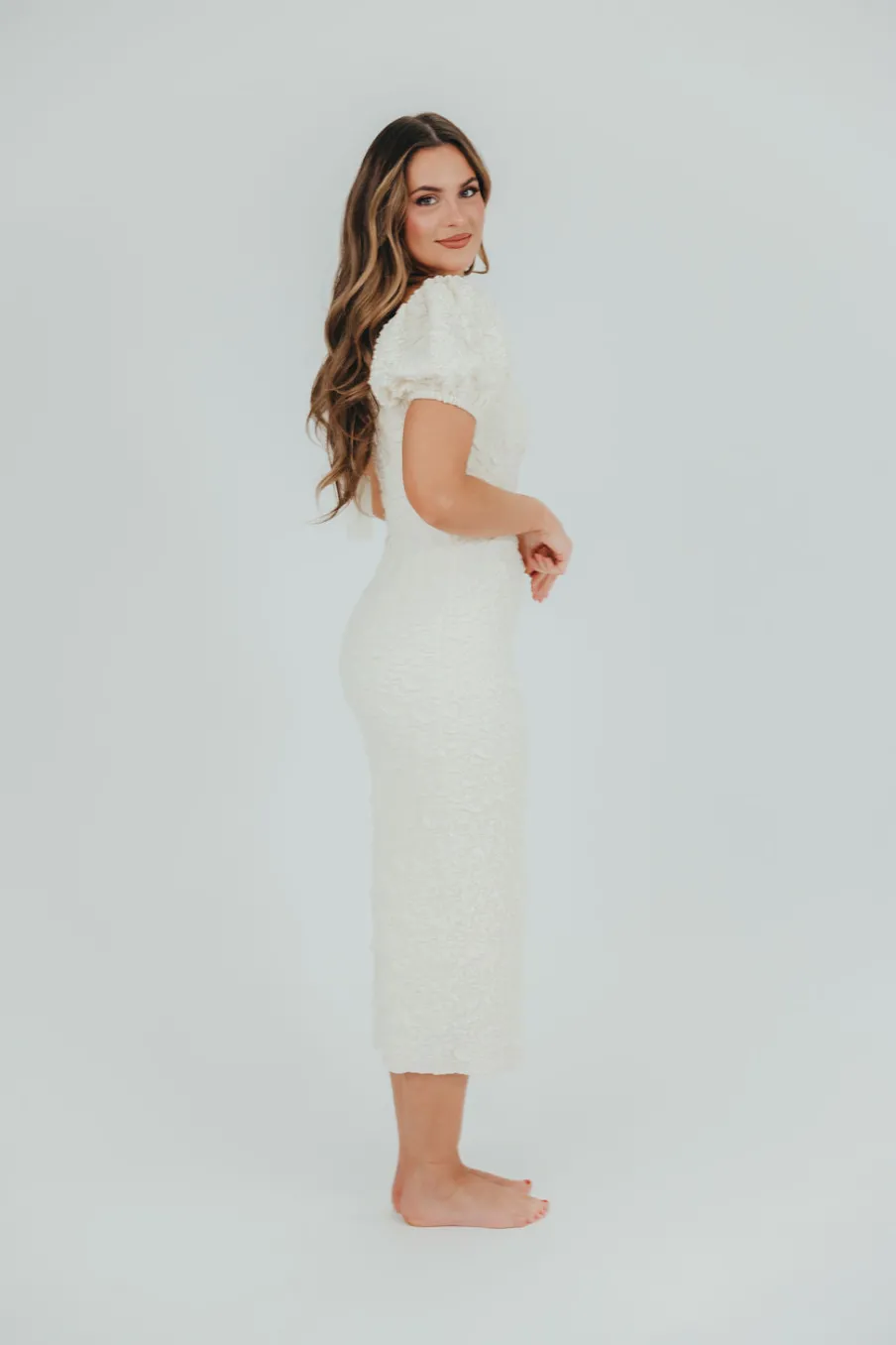 New Worth Collective Blakeley Textured Midi Dress in Ivory- Bump Friendly & Inclusive Sizin