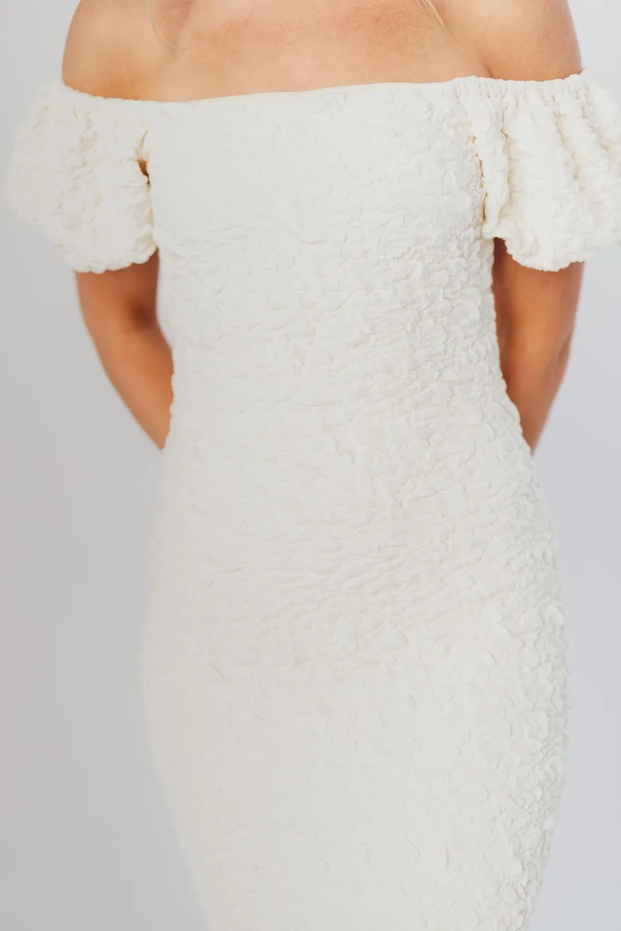 New Worth Collective Blakeley Textured Midi Dress in Ivory- Bump Friendly & Inclusive Sizin