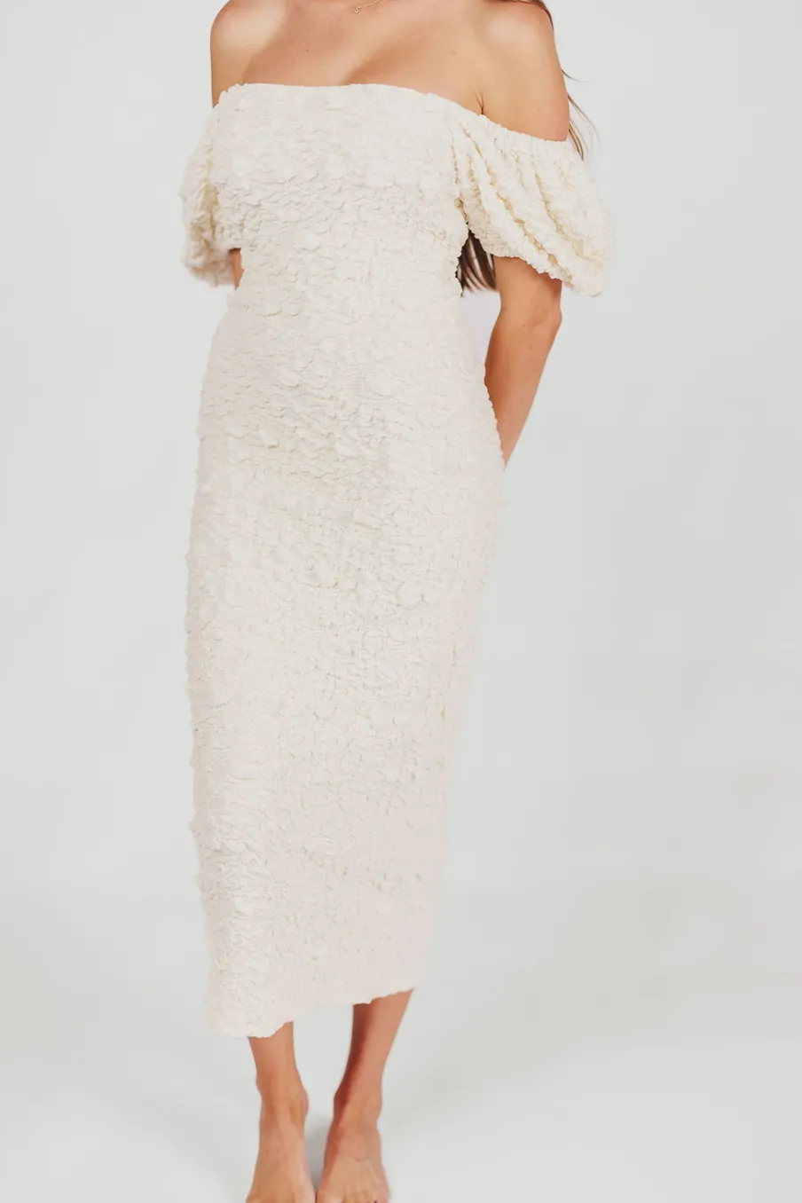 New Worth Collective Blakeley Textured Midi Dress in Ivory- Bump Friendly & Inclusive Sizin