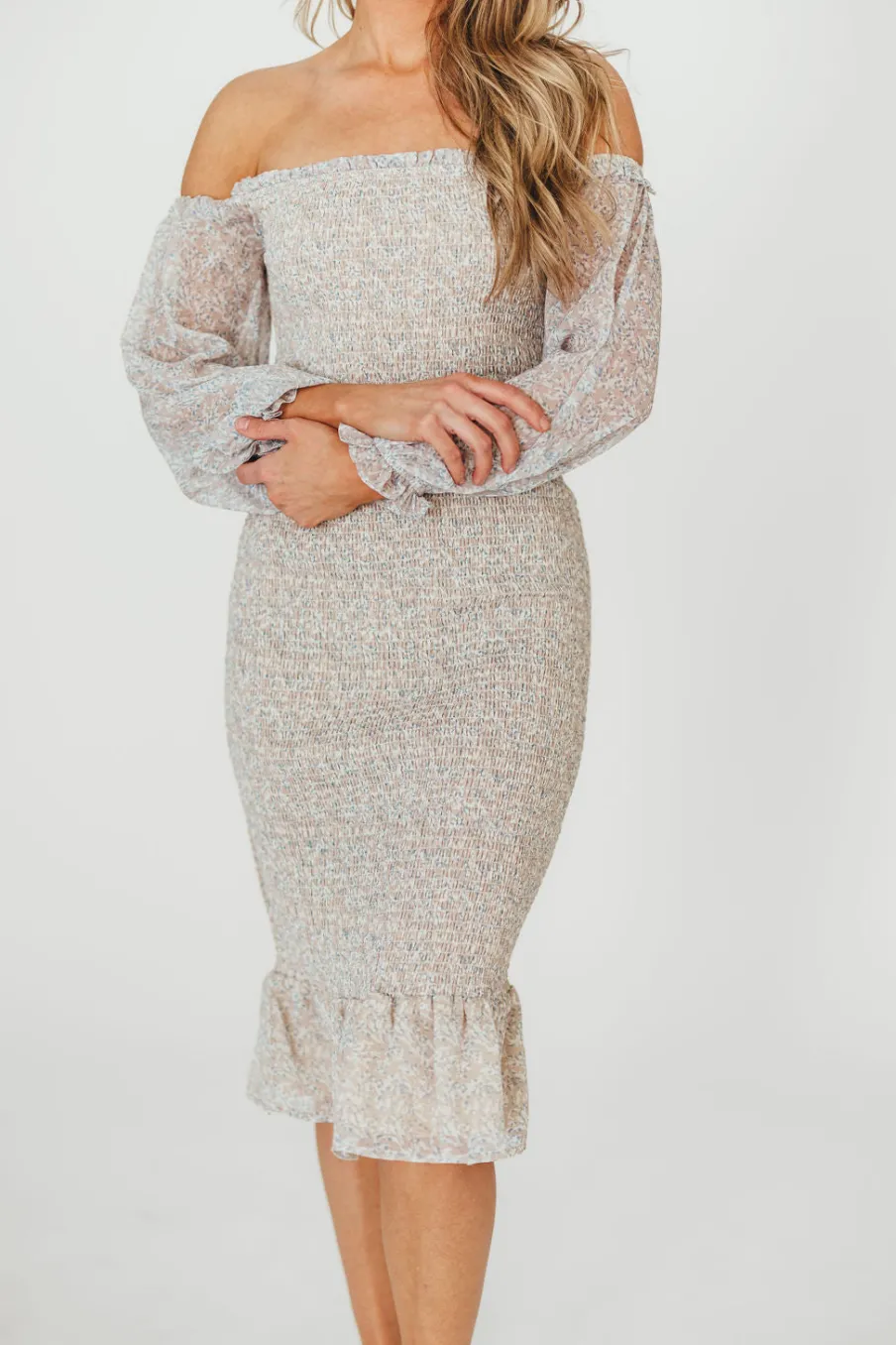 Sale Worth Collective Cameron Stretchy Midi Dress with Ruffles in Beige/Blue