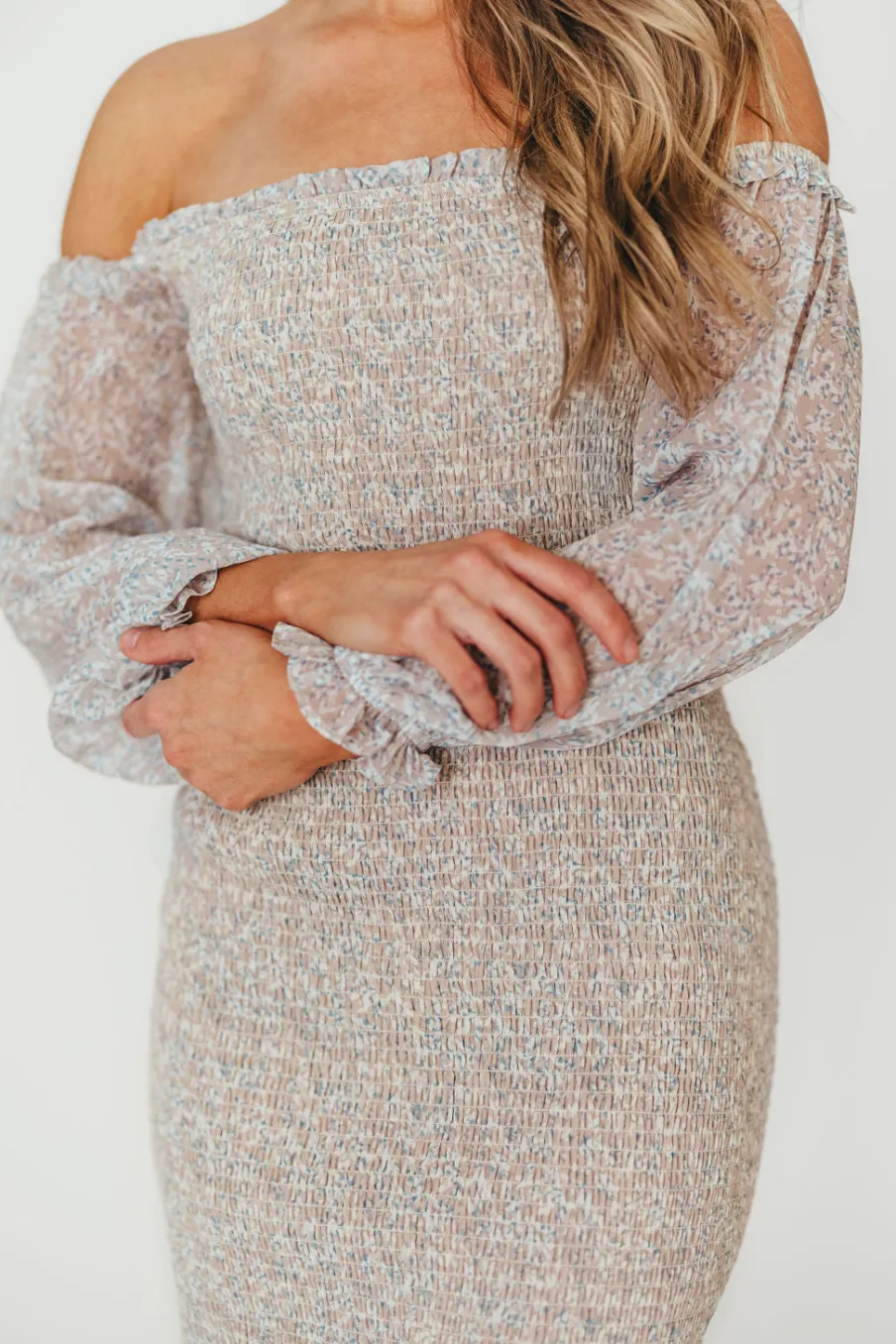 Sale Worth Collective Cameron Stretchy Midi Dress with Ruffles in Beige/Blue