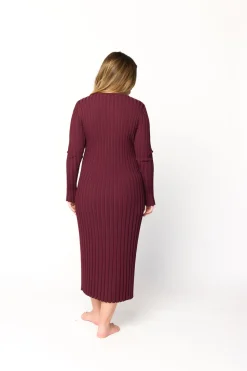 Outlet Worth Collective Colette Premium Long Sleeved Ribbed Knit Maxi Dress in Burgundy - Bump