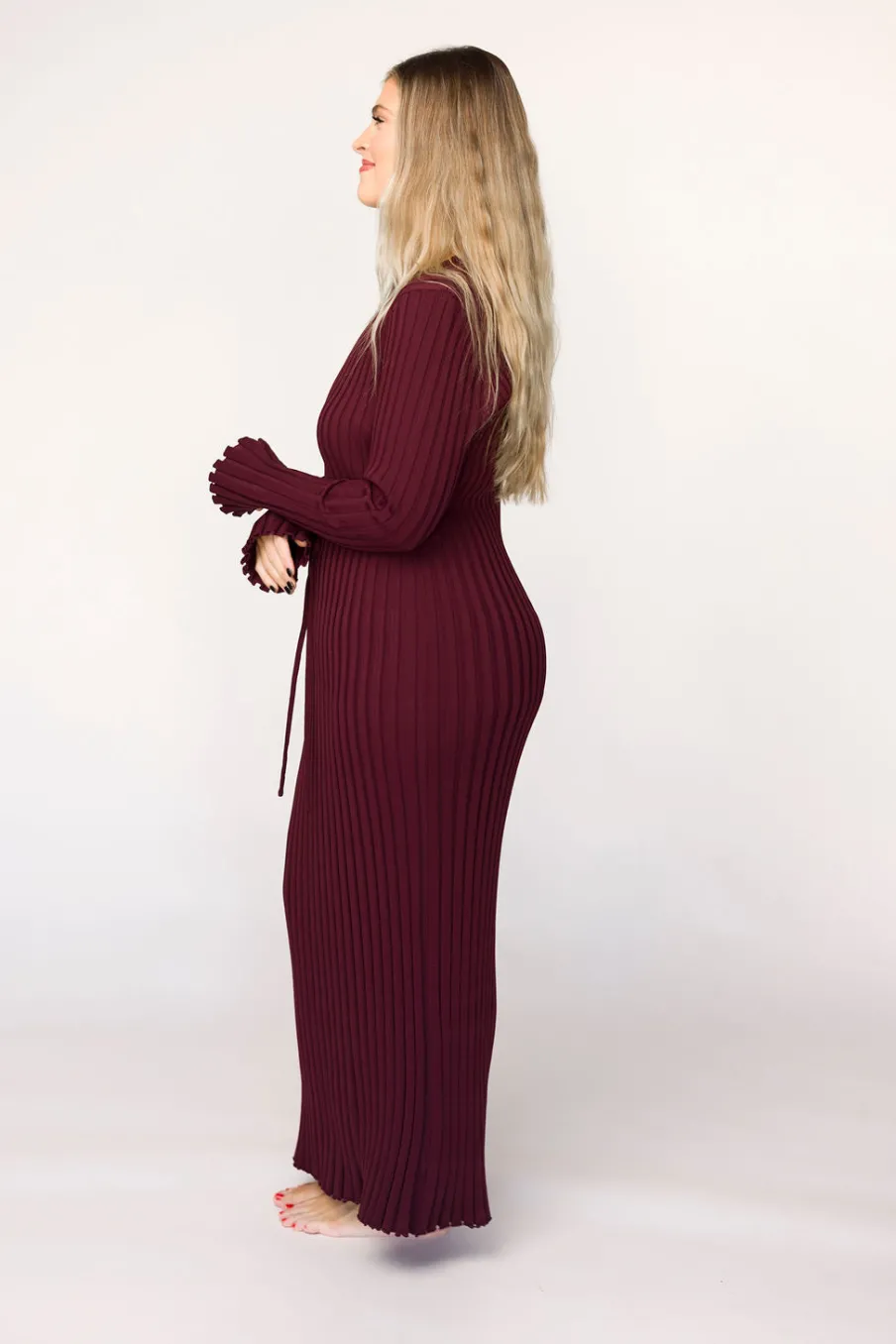 Outlet Worth Collective Colette Premium Long Sleeved Ribbed Knit Maxi Dress in Burgundy - Bump