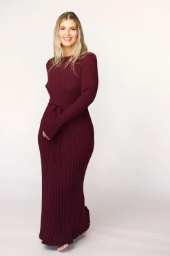 Outlet Worth Collective Colette Premium Long Sleeved Ribbed Knit Maxi Dress in Burgundy - Bump