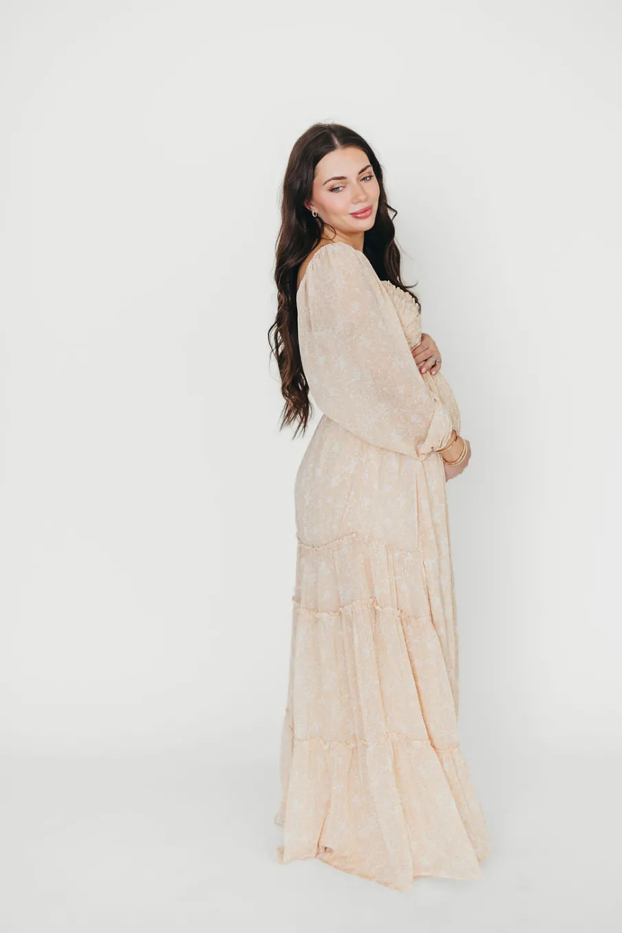 Outlet Worth Collective Daphne Long Sleeve Maxi Dress in Light Beige/White Floral - Bump Frien