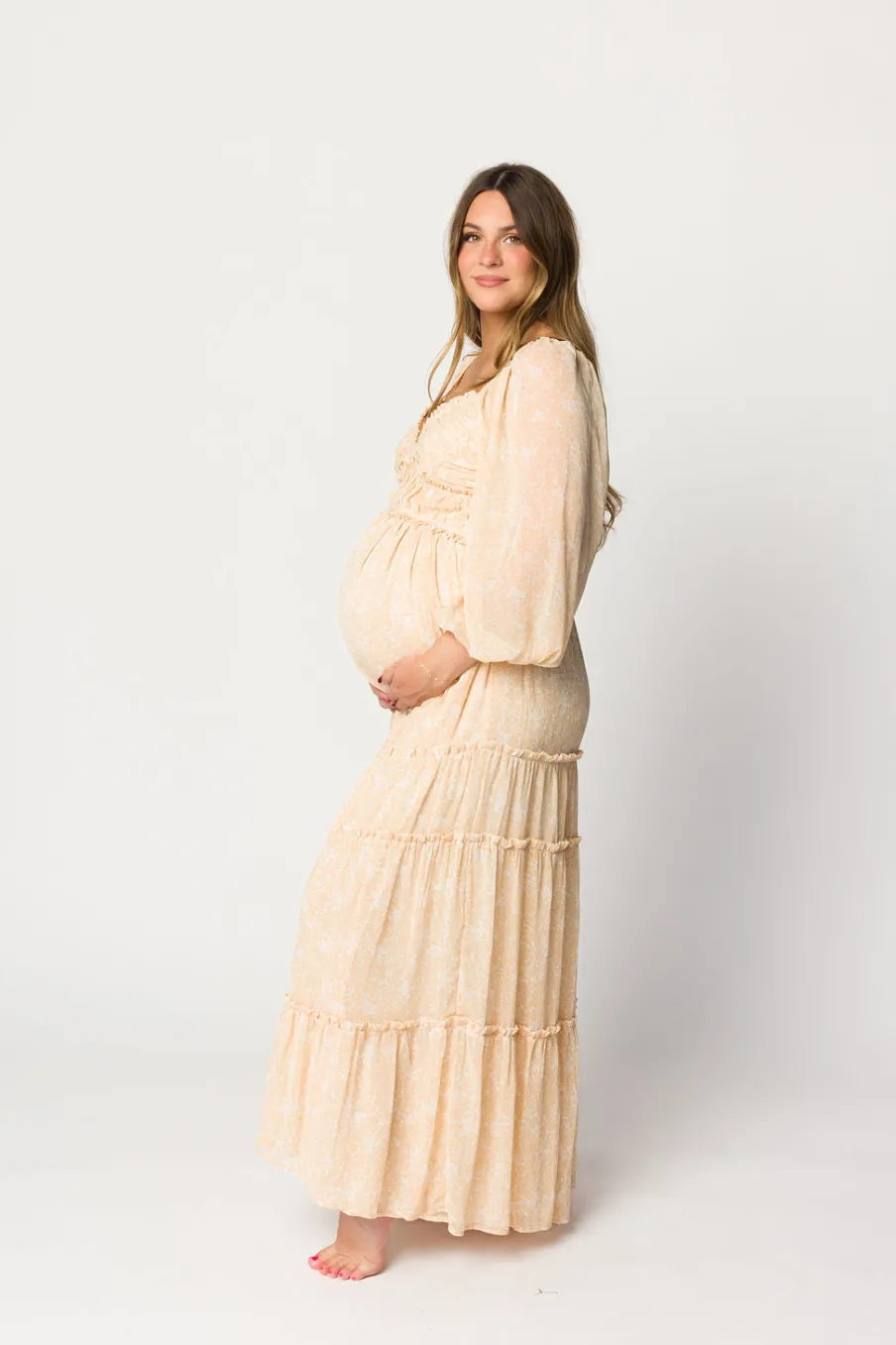 Outlet Worth Collective Daphne Long Sleeve Maxi Dress in Light Beige/White Floral - Bump Frien