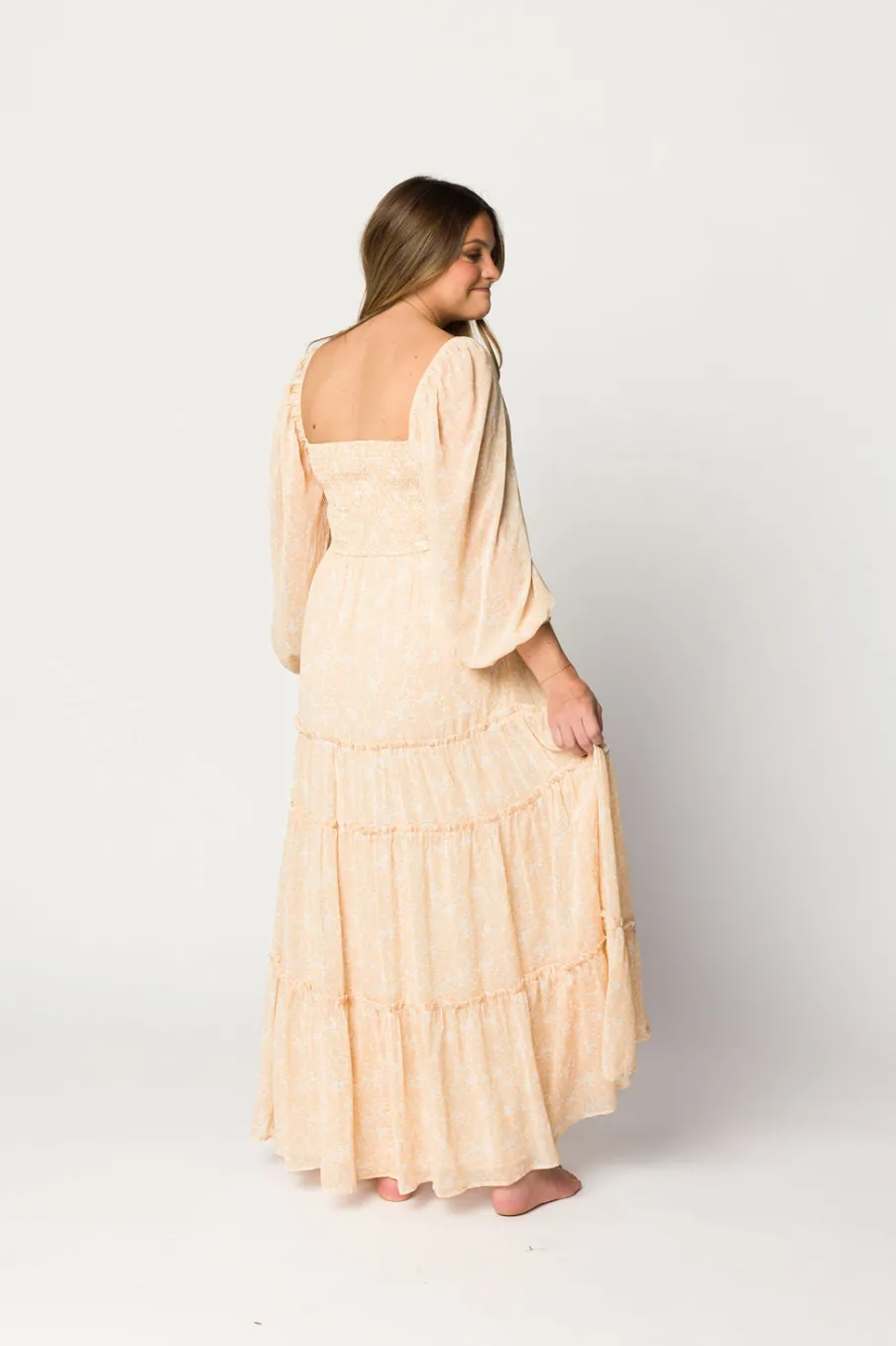 Outlet Worth Collective Daphne Long Sleeve Maxi Dress in Light Beige/White Floral - Bump Frien