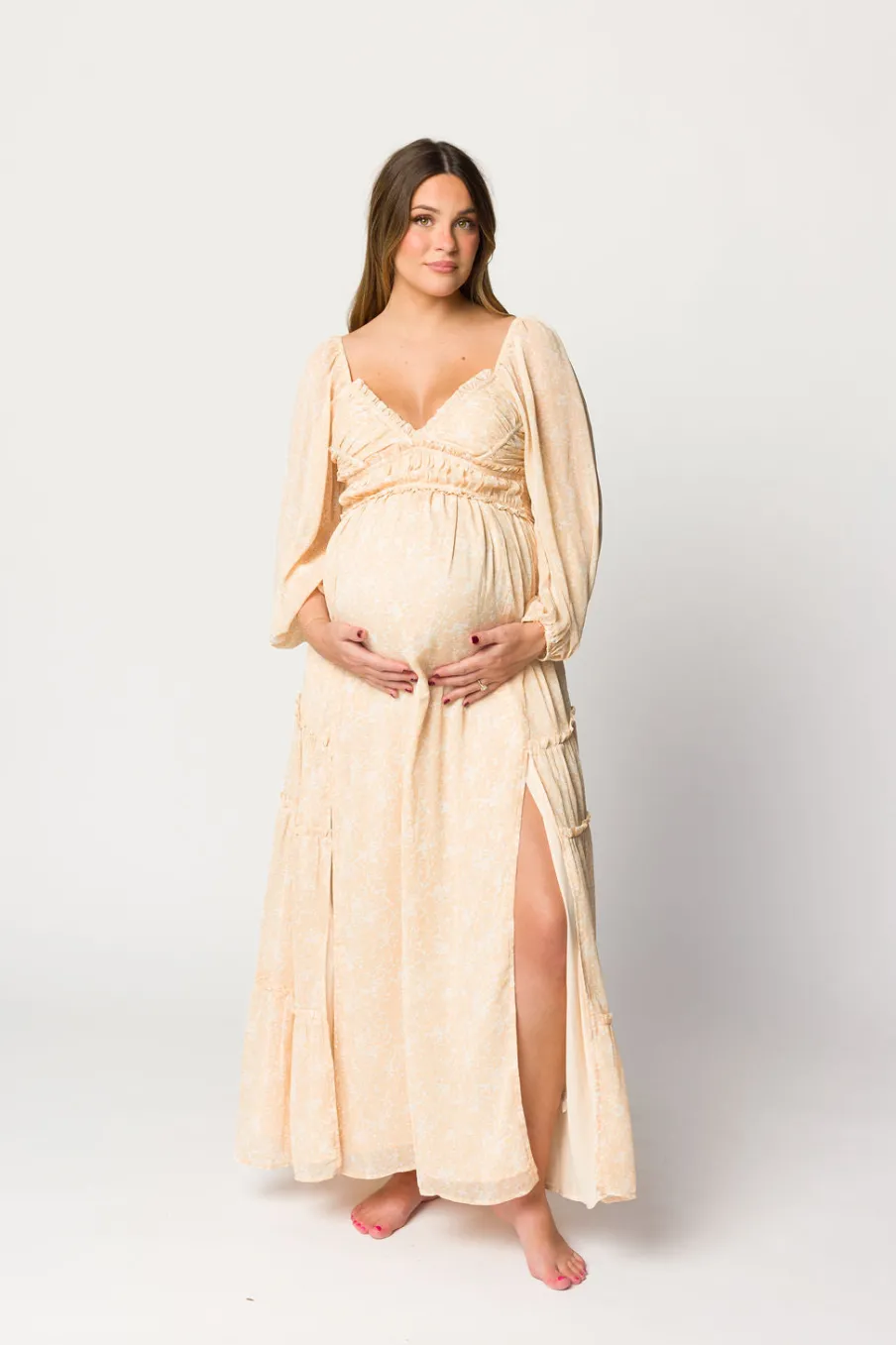 Outlet Worth Collective Daphne Long Sleeve Maxi Dress in Light Beige/White Floral - Bump Frien