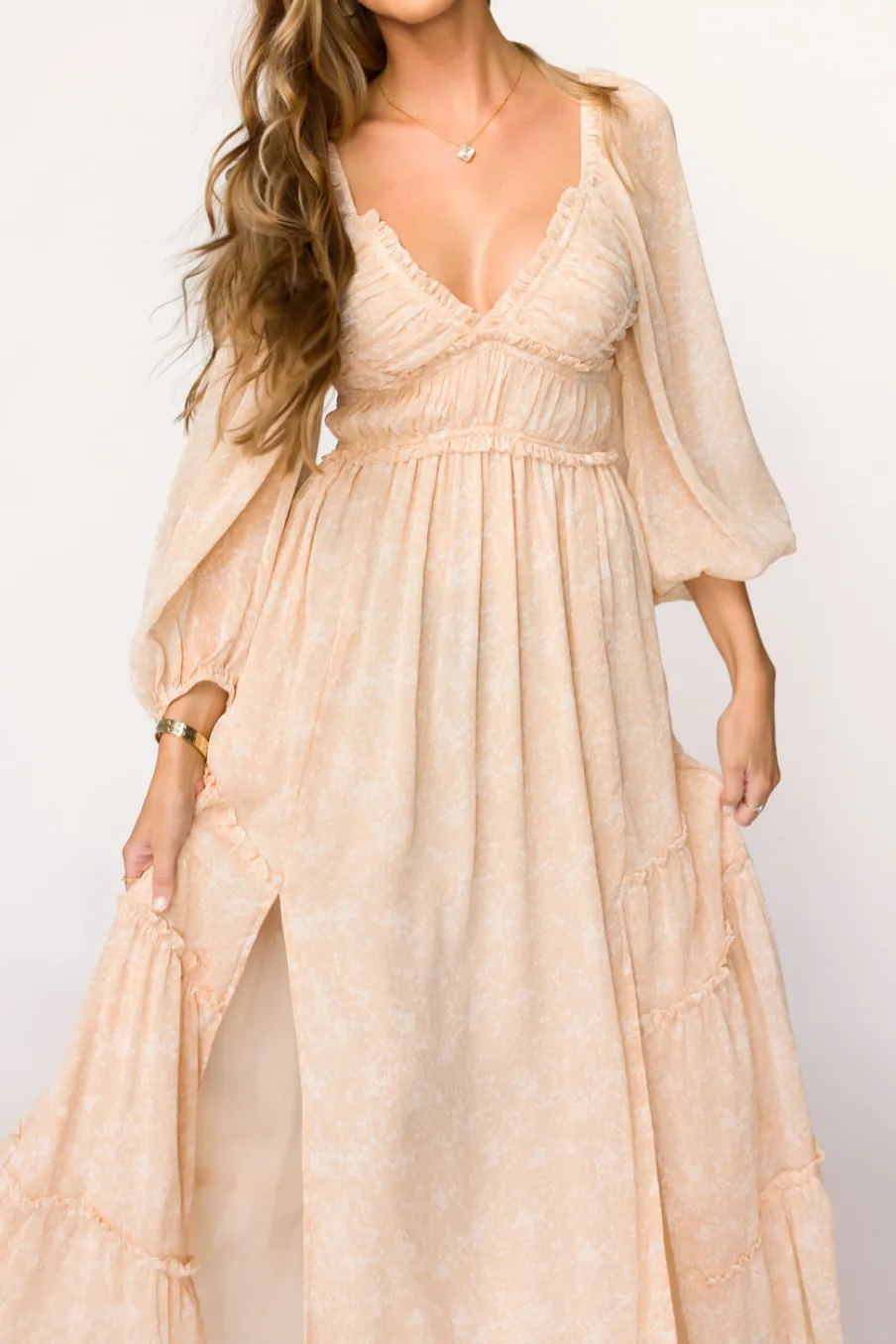 Outlet Worth Collective Daphne Long Sleeve Maxi Dress in Light Beige/White Floral - Bump Frien