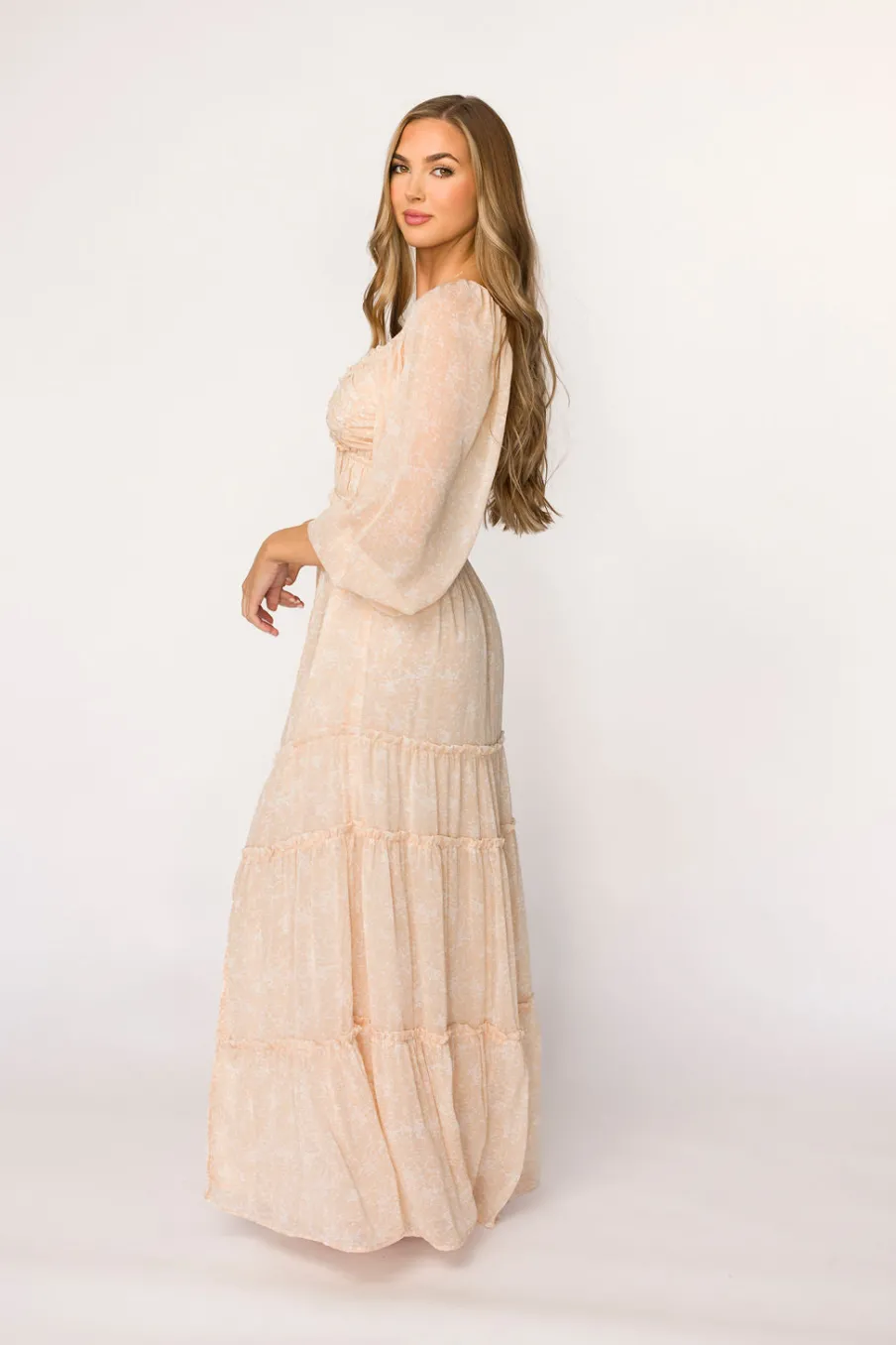Outlet Worth Collective Daphne Long Sleeve Maxi Dress in Light Beige/White Floral - Bump Frien
