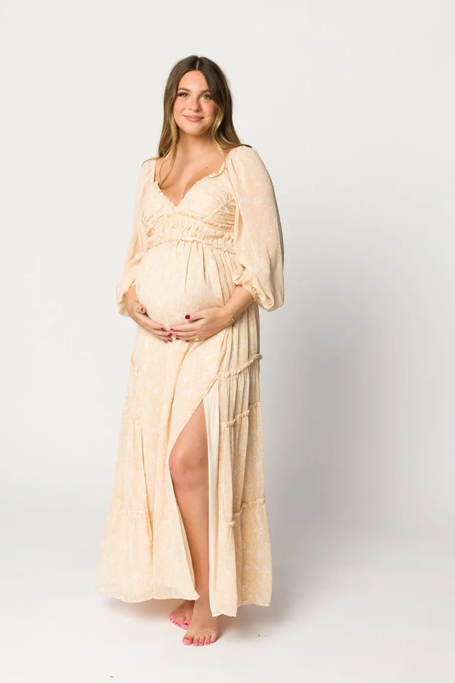 Outlet Worth Collective Daphne Long Sleeve Maxi Dress in Light Beige/White Floral - Bump Frien