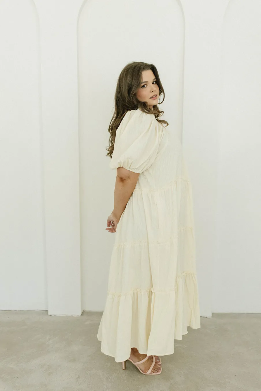 Discount Worth Collective Eva Puffed Sleeve Maxi Dress in Cream - Bump Friendly & Inclusive Sizi