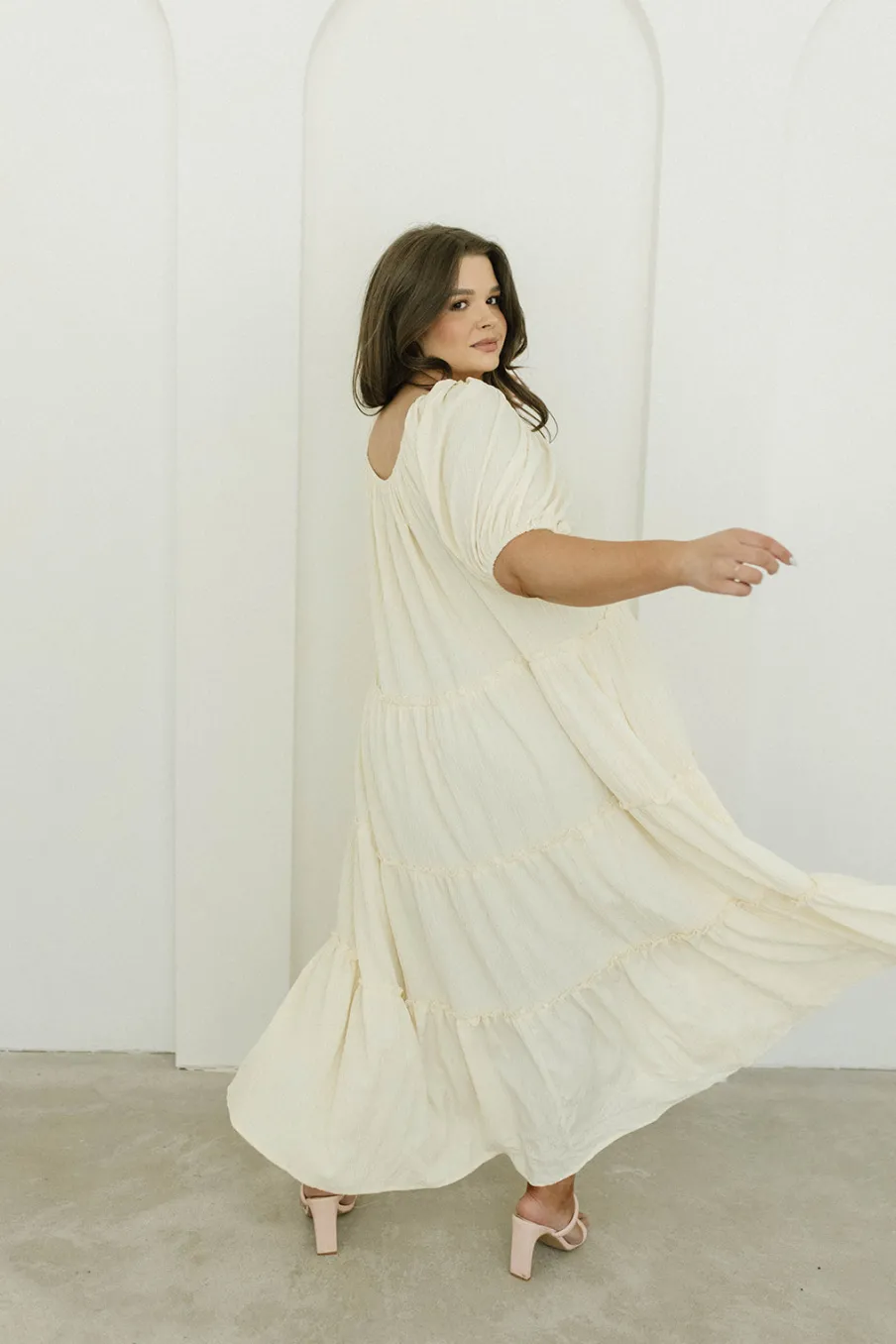 Discount Worth Collective Eva Puffed Sleeve Maxi Dress in Cream - Bump Friendly & Inclusive Sizi