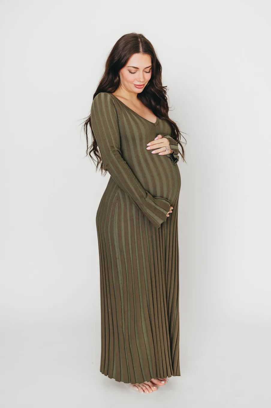 Outlet Worth Collective Hadley Long Sleeve V-Neck Knit Maxi Dress in Olive- Bump Friendly