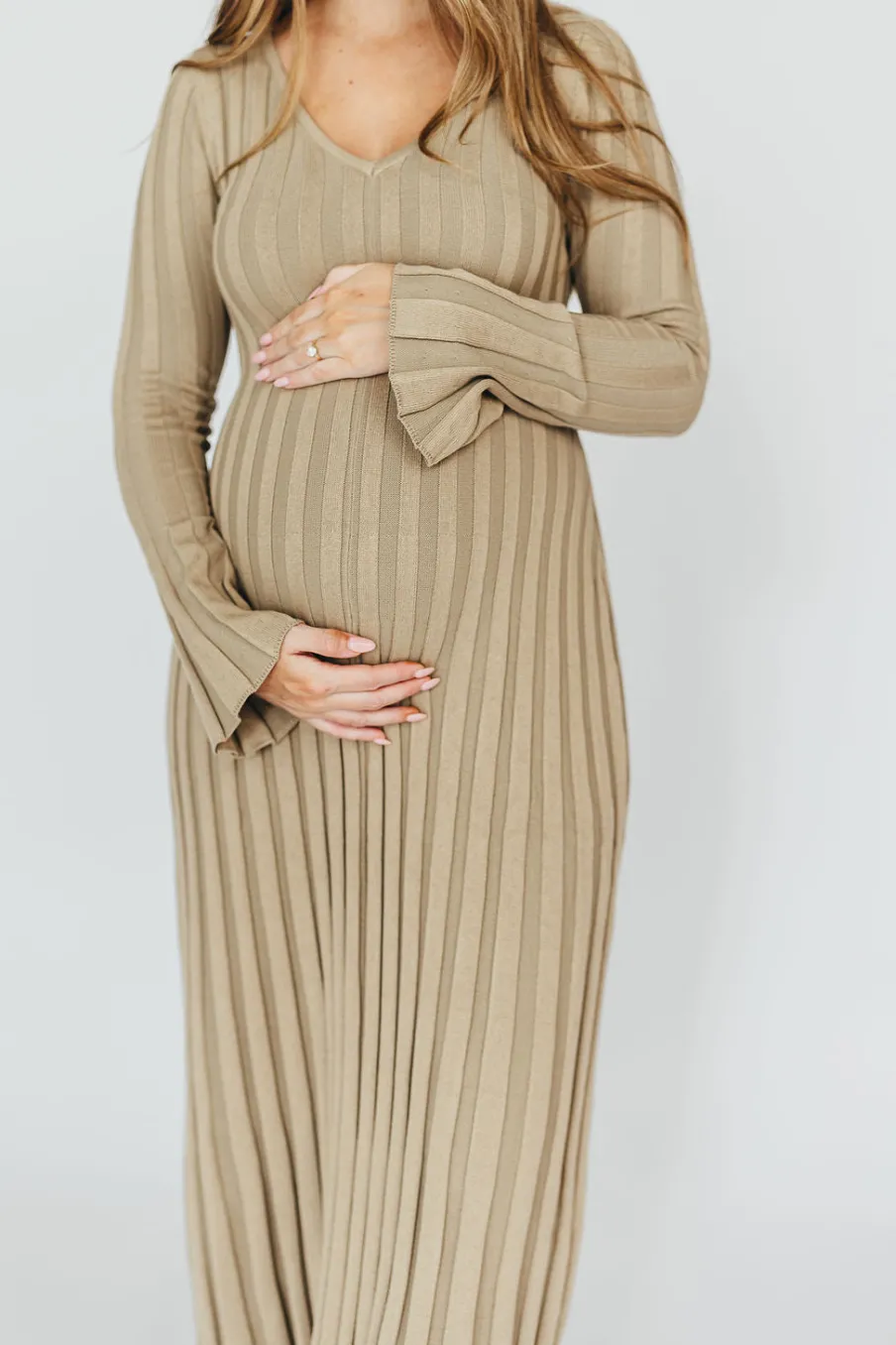 Best Worth Collective Hadley Long Sleeve V-Neck Knit Maxi Dress in Dune