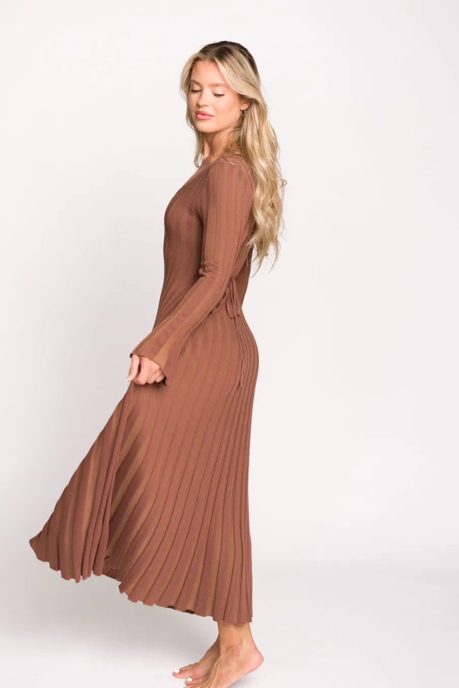 Sale Worth Collective Hadley Long Sleeve V-Neck Knit Maxi Dress in Cocoa