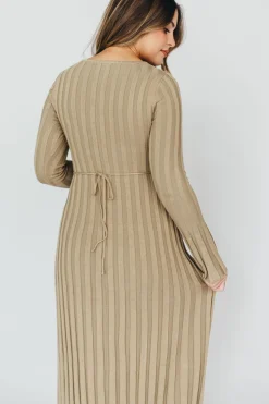 Best Worth Collective Hadley Long Sleeve V-Neck Knit Maxi Dress in Dune