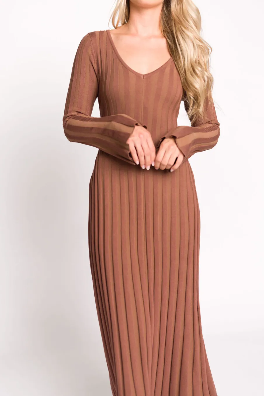 Sale Worth Collective Hadley Long Sleeve V-Neck Knit Maxi Dress in Cocoa