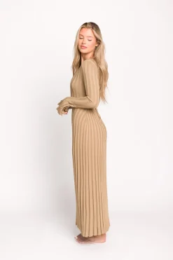 Fashion Worth Collective Hadley Long Sleeve V-Neck Knit Maxi Dress in Espresso