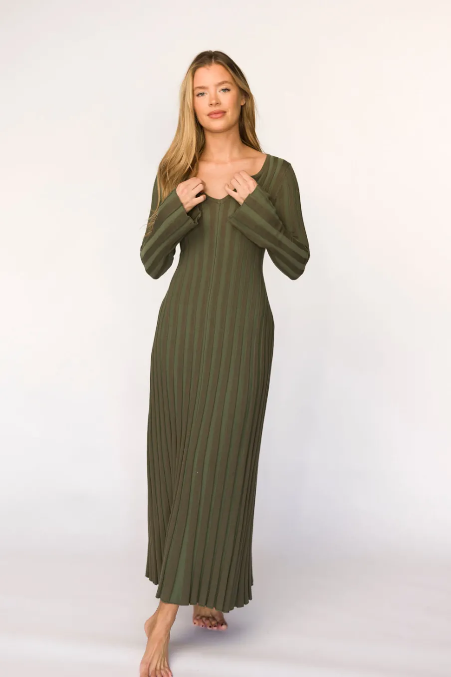 Outlet Worth Collective Hadley Long Sleeve V-Neck Knit Maxi Dress in Olive- Bump Friendly