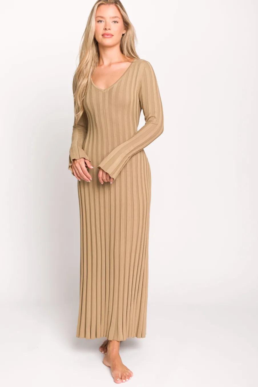 Fashion Worth Collective Hadley Long Sleeve V-Neck Knit Maxi Dress in Espresso