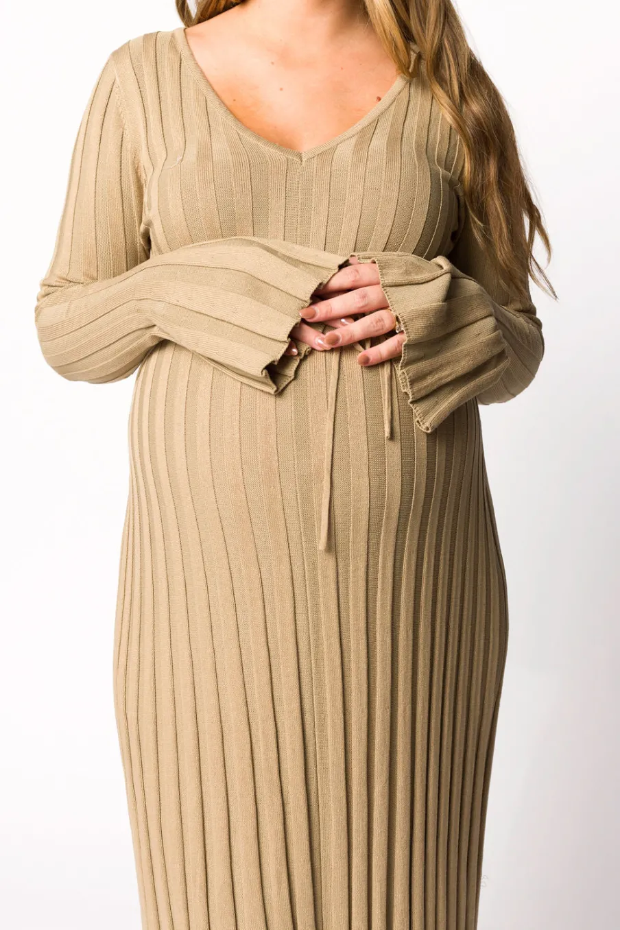 Best Worth Collective Hadley Long Sleeve V-Neck Knit Maxi Dress in Dune
