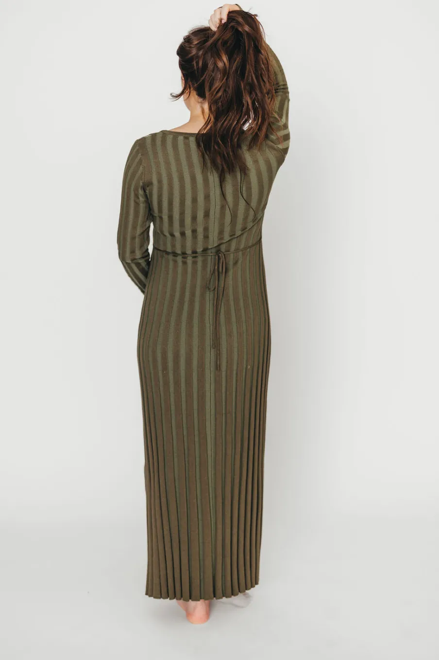 Outlet Worth Collective Hadley Long Sleeve V-Neck Knit Maxi Dress in Olive- Bump Friendly