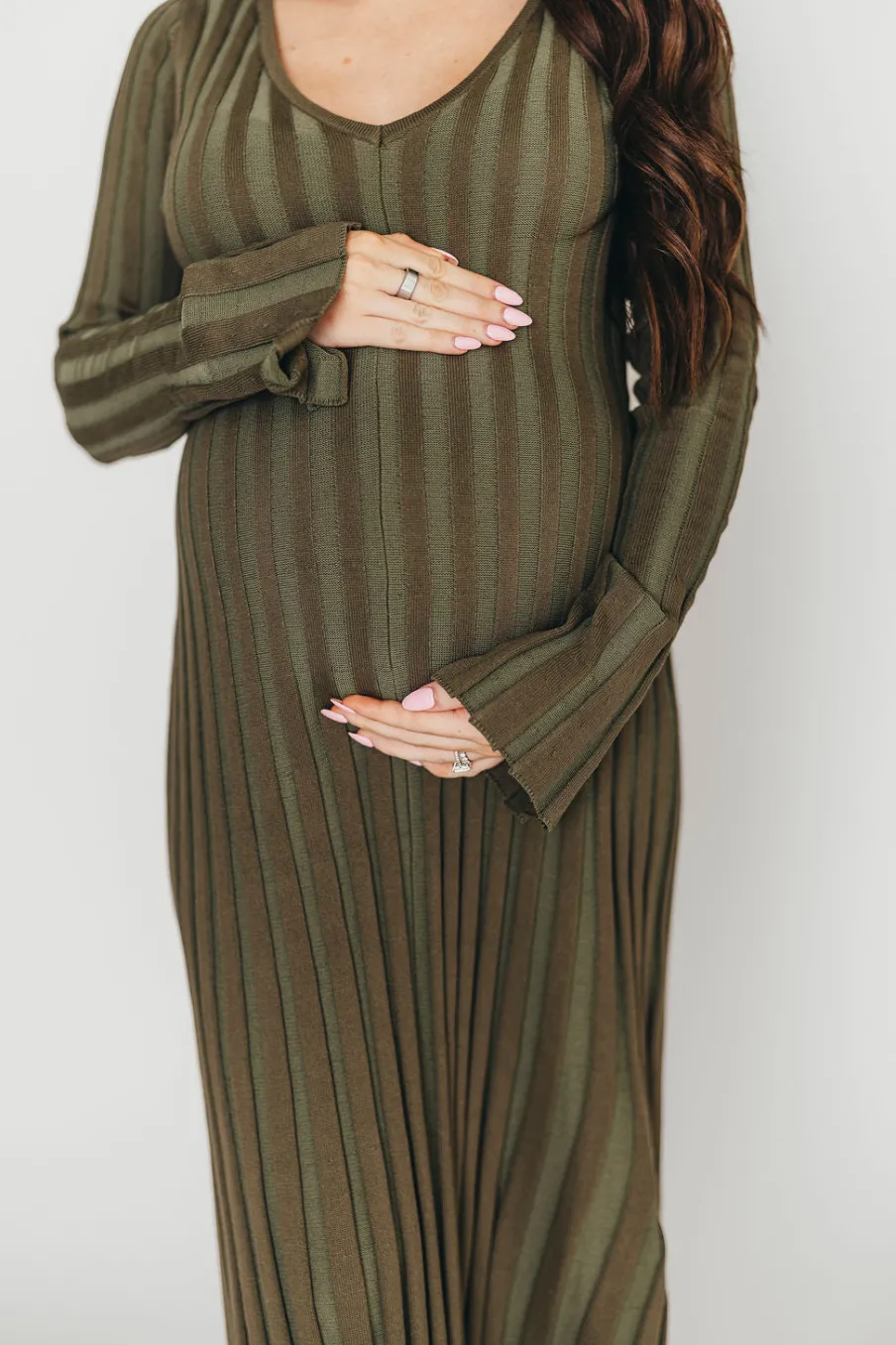 Outlet Worth Collective Hadley Long Sleeve V-Neck Knit Maxi Dress in Olive- Bump Friendly