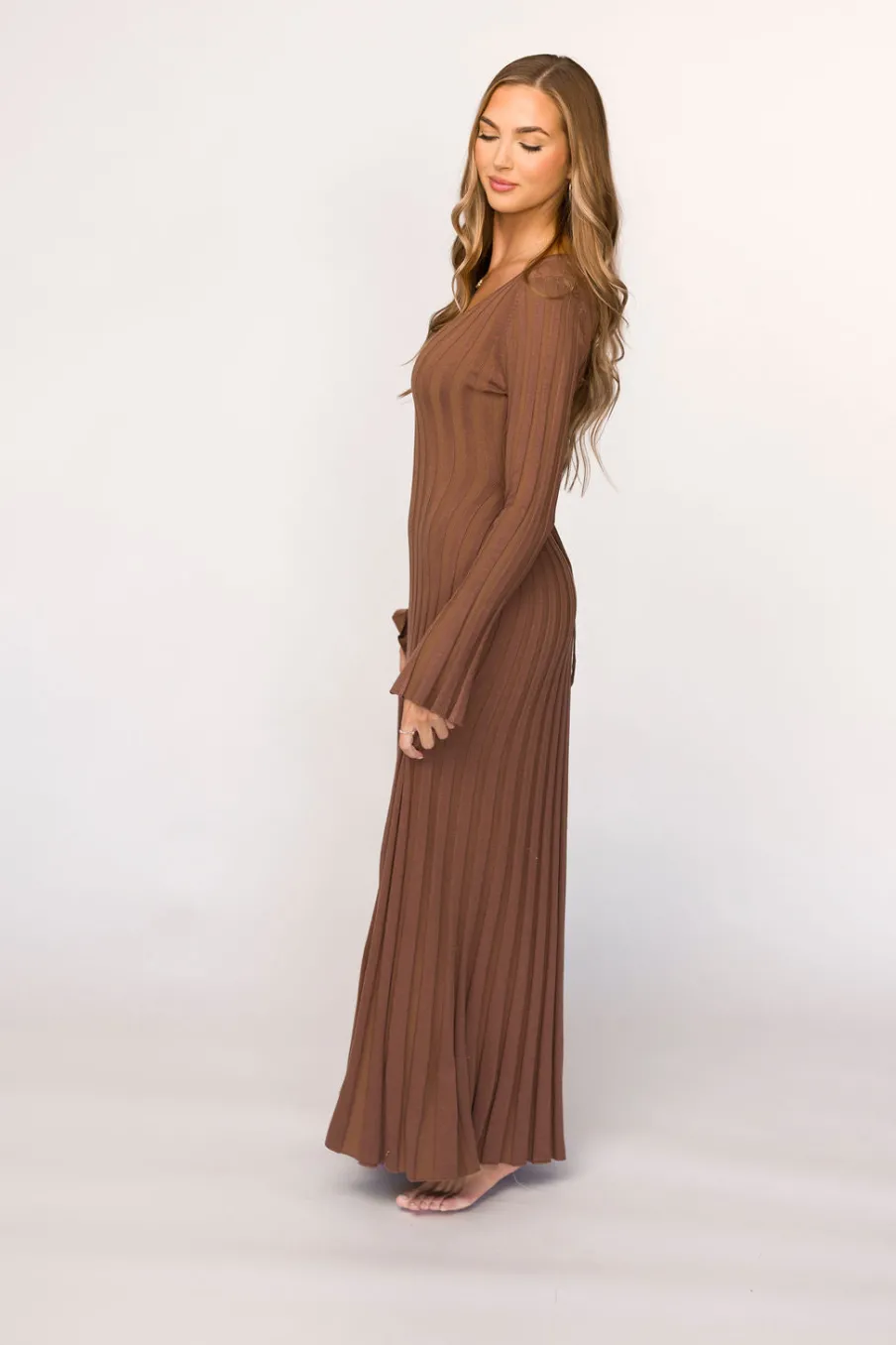 Sale Worth Collective Hadley Long Sleeve V-Neck Knit Maxi Dress in Cocoa