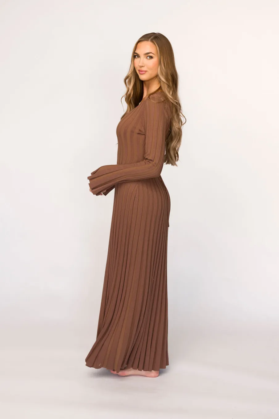 Sale Worth Collective Hadley Long Sleeve V-Neck Knit Maxi Dress in Cocoa