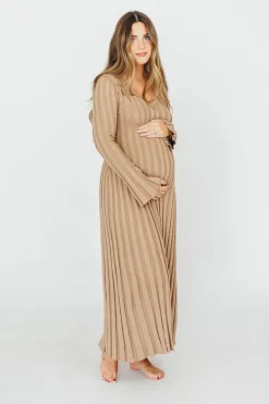 Fashion Worth Collective Hadley Long Sleeve V-Neck Knit Maxi Dress in Espresso