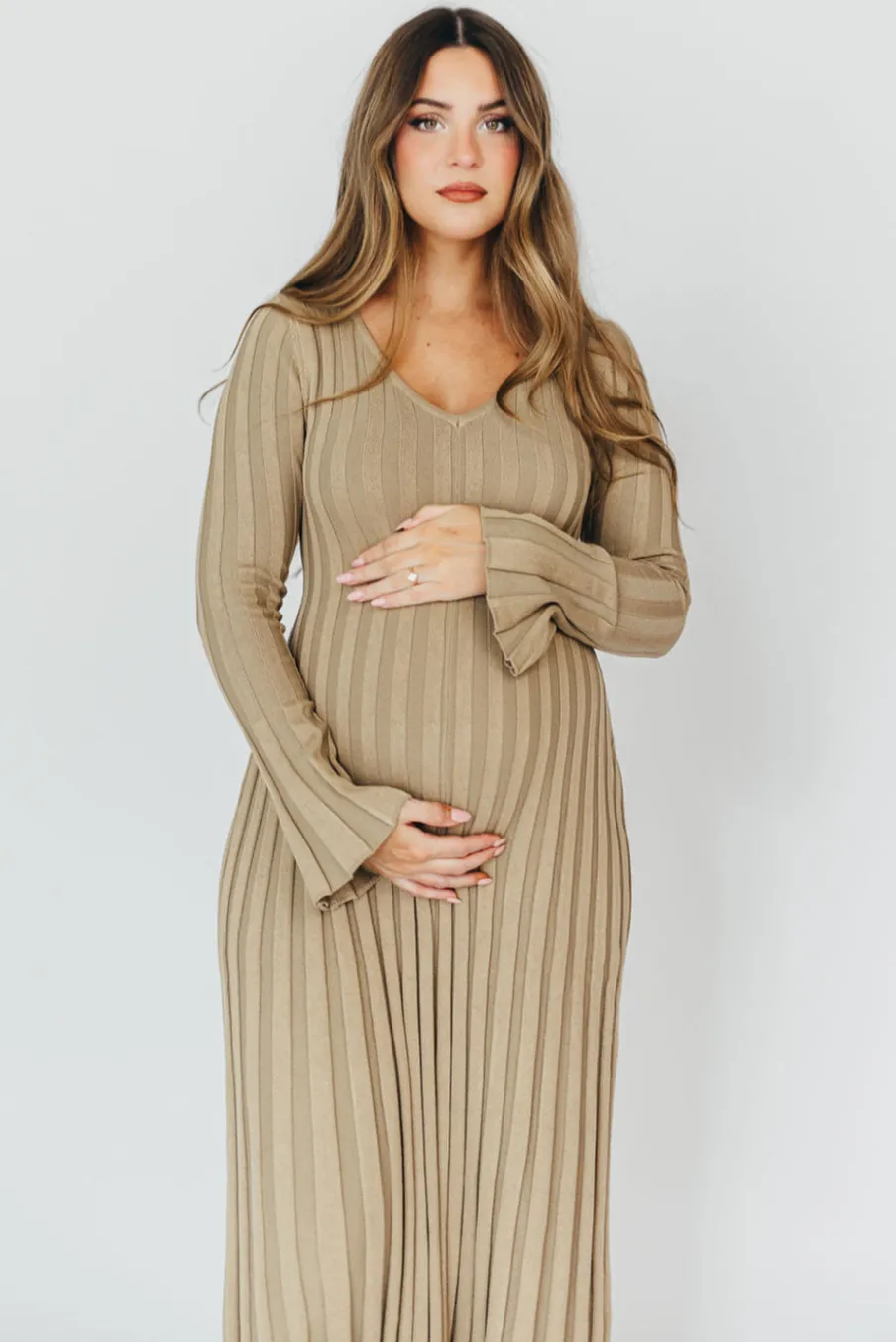 Best Worth Collective Hadley Long Sleeve V-Neck Knit Maxi Dress in Dune