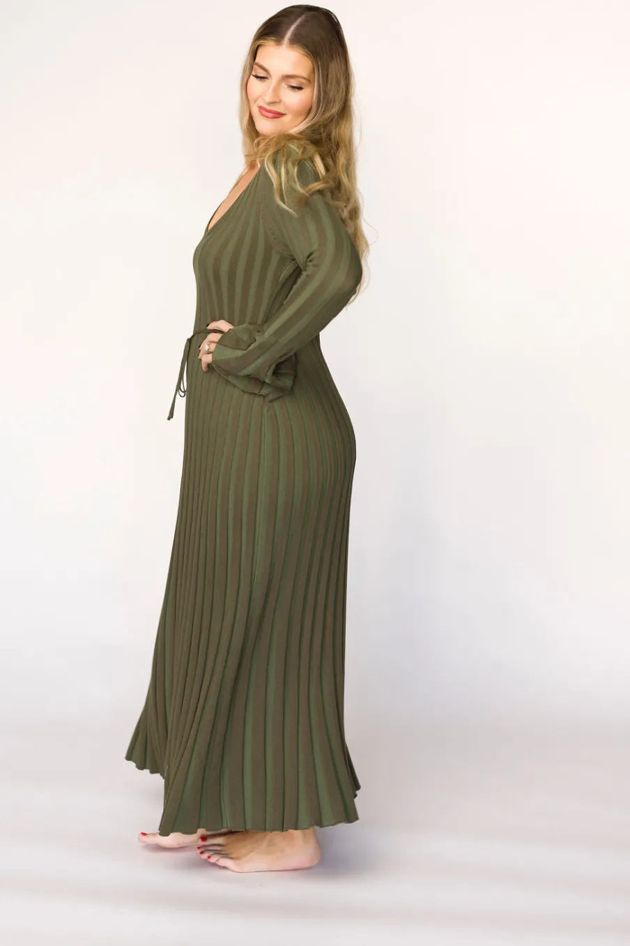 Outlet Worth Collective Hadley Long Sleeve V-Neck Knit Maxi Dress in Olive- Bump Friendly