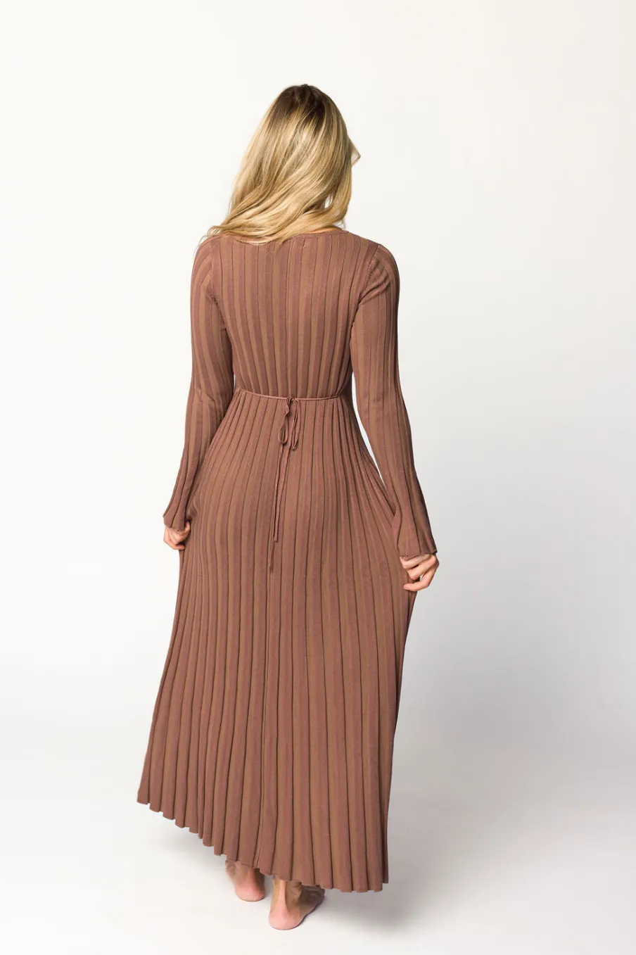 Sale Worth Collective Hadley Long Sleeve V-Neck Knit Maxi Dress in Cocoa